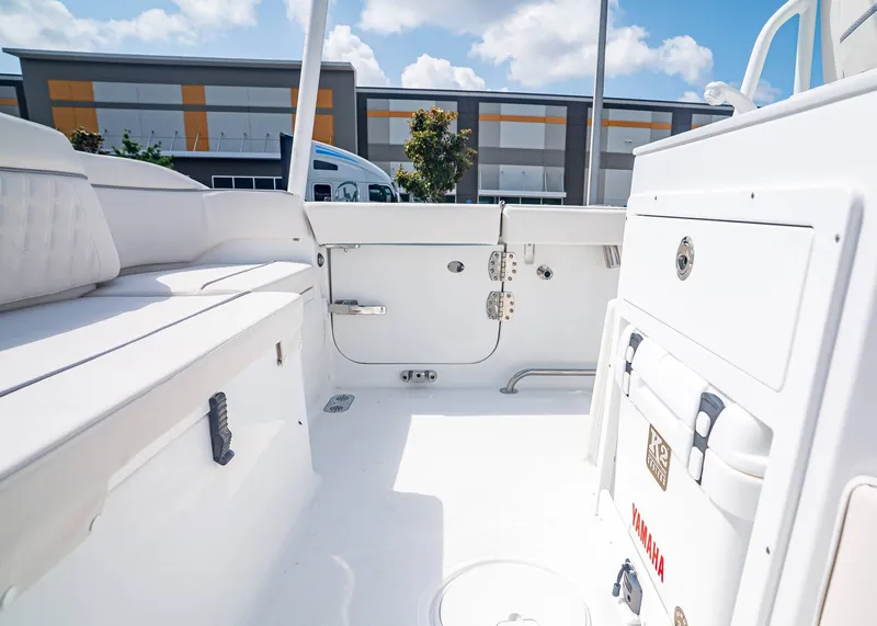 Slide: The Image of Interior of Sea Hunt Ultra 265 SE boat, model year 2026. - 9