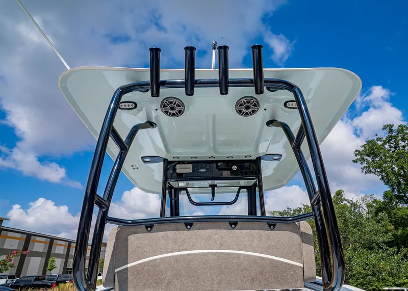 Slide: The Image of Sea Hunt ULTRA 285CB 2026 with T-top and speakers. - 15