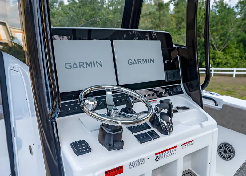 Slide: The Image of Sea Hunt ULTRA 285CB 2026 helm with Garmin displays. - 20