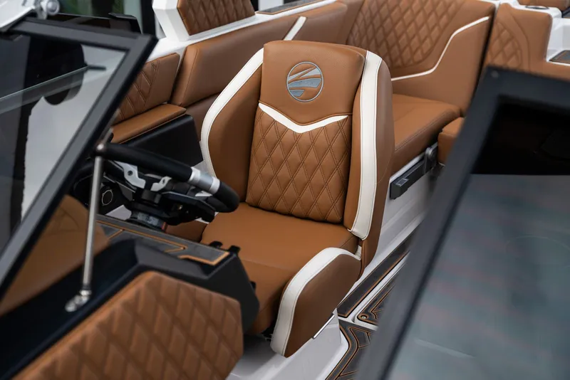 Slide: The Image of Tigé 22RZX 2025 - 10