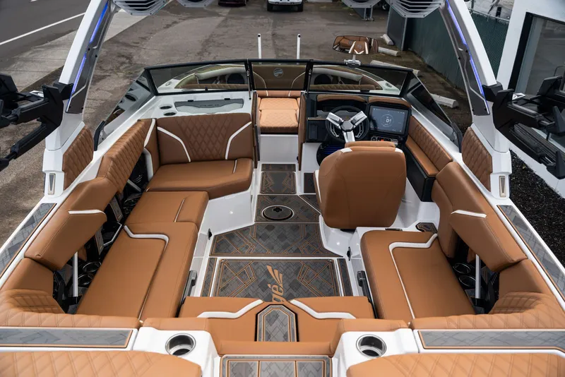 Slide: The Image of Tigé 22RZX 2025 - 16