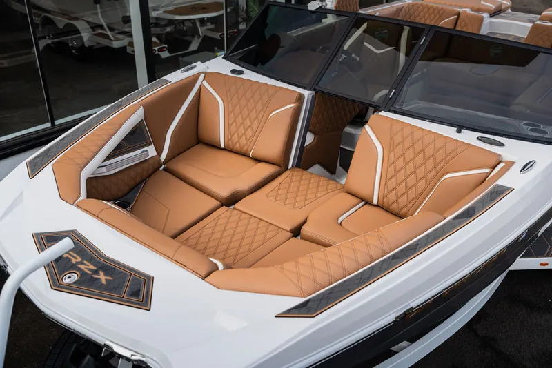 Slide: The Image of Tigé 22RZX 2025 - 18