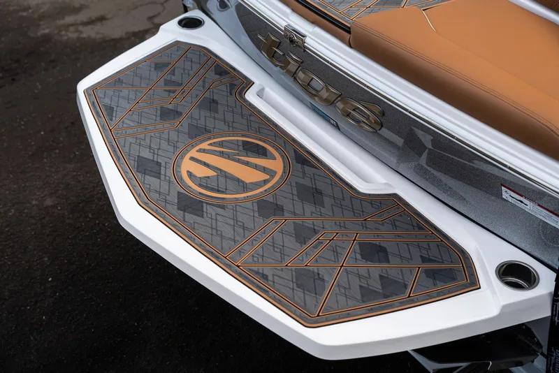 Slide: The Image of Tigé 22RZX 2025 - 20