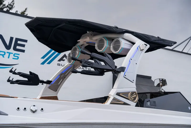 Slide: The Image of Tigé 22RZX 2025 - 21