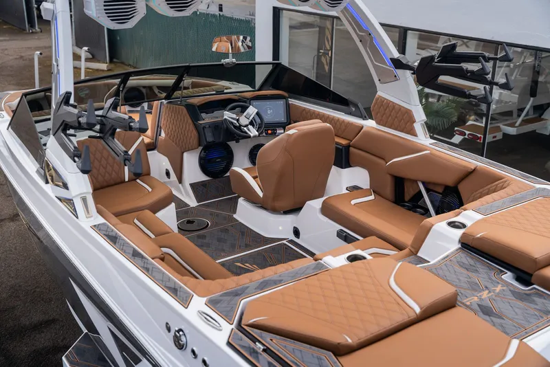 Slide: The Image of Tigé 22RZX 2025 - 9