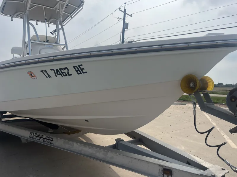 Slide: The Image of 2008 Pathfinder 2200 Tournament Edition boat on trailer. - 6
