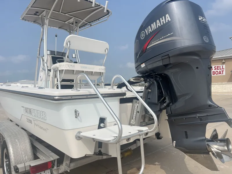 Slide: The Image of 2008 Pathfinder 2200 Tournament Edition with Yamaha outboard motor. - 9