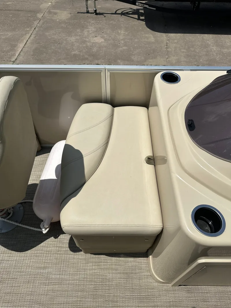 Slide: The Image of Sylvan Mirage 820 2019 - 19