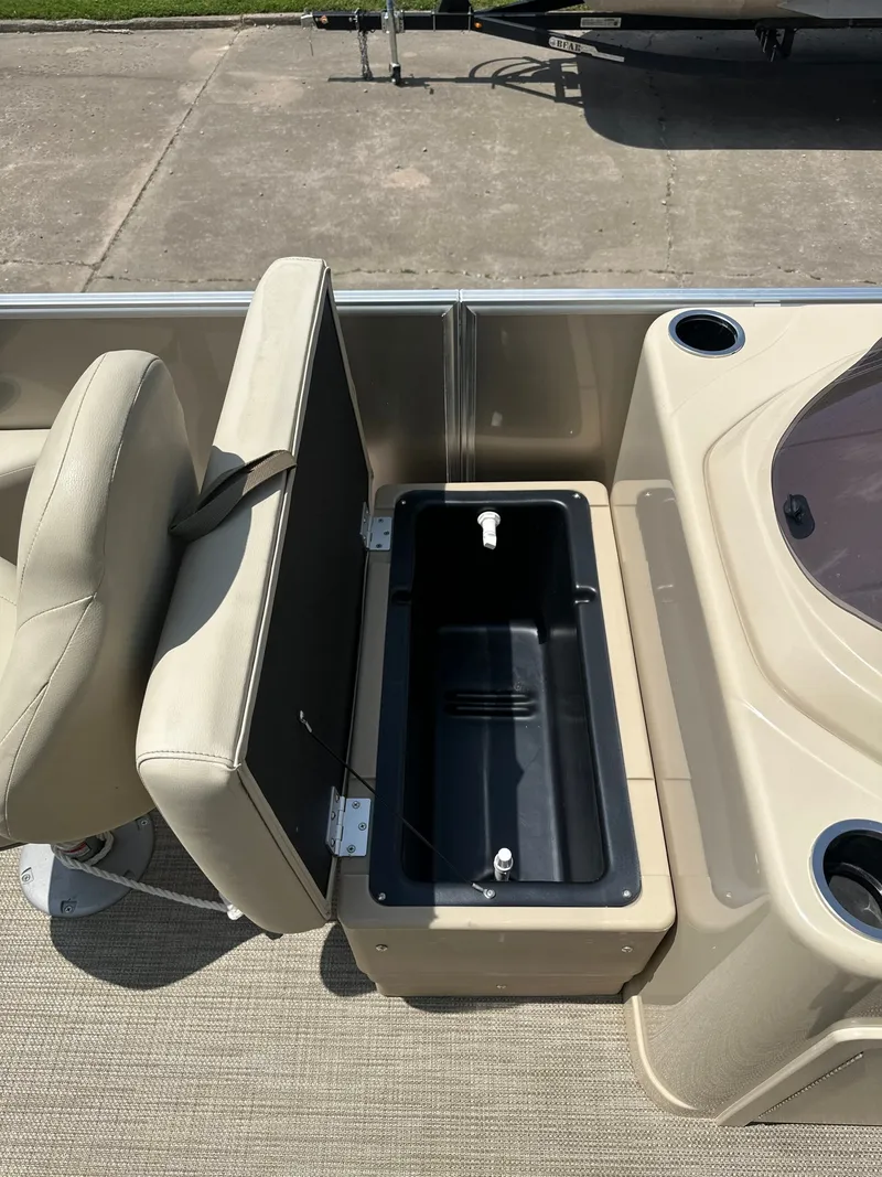 Slide: The Image of Sylvan Mirage 820 2019 - 20