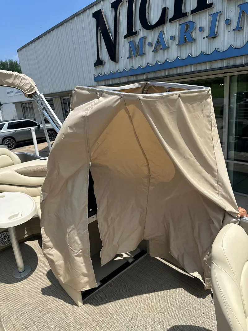 Slide: The Image of Sylvan Mirage 820 2019 - 23