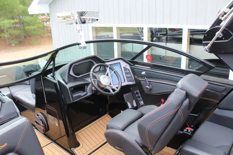 Slide: The Image of MasterCraft XStar S 2022 - 11