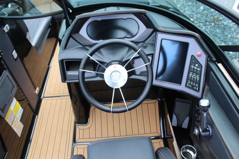 Slide: The Image of MasterCraft XStar S 2022 - 12