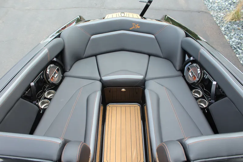 Slide: The Image of MasterCraft XStar S 2022 - 13