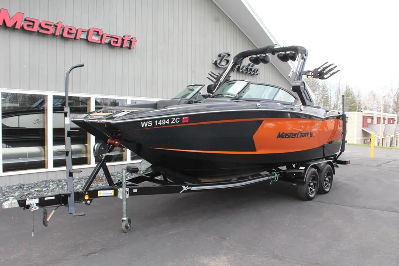 Slide: The Image of MasterCraft XStar S 2022 - 3