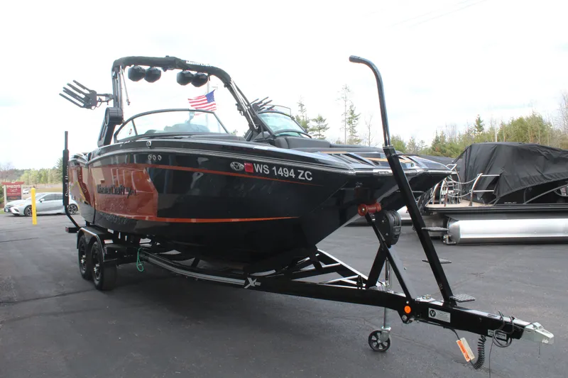 Slide: The Image of MasterCraft XStar S 2022 - 4