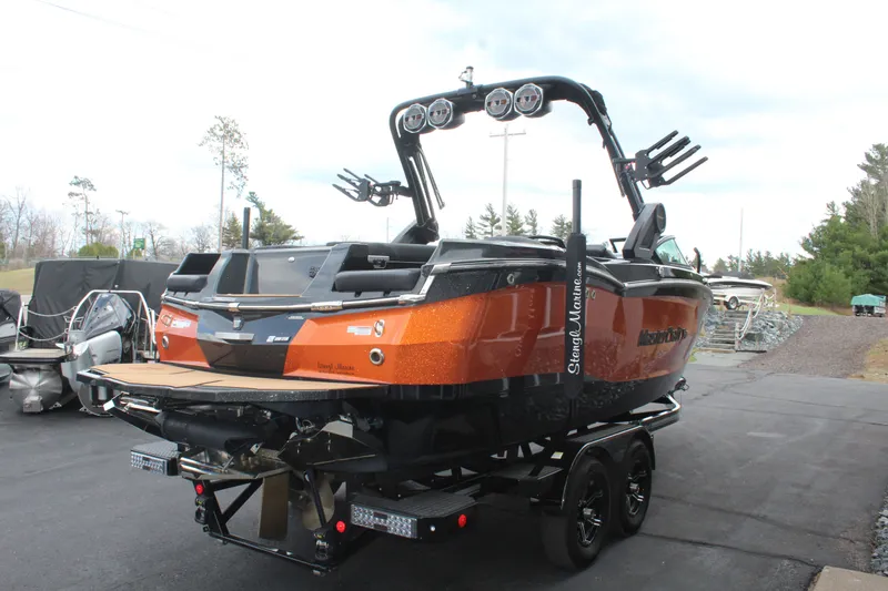 Slide: The Image of MasterCraft XStar S 2022 - 5