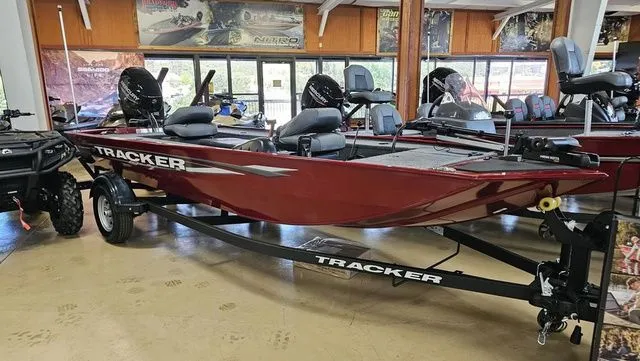 The Image of Tracker Panfish 17 2026 - undefined