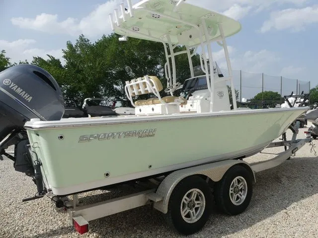 Slide: The Image of Sportsman Masters 227 Bay Boat 2021 - 13