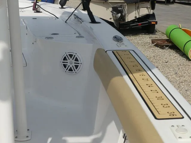 Slide: The Image of Sportsman Masters 227 Bay Boat 2021 - 26