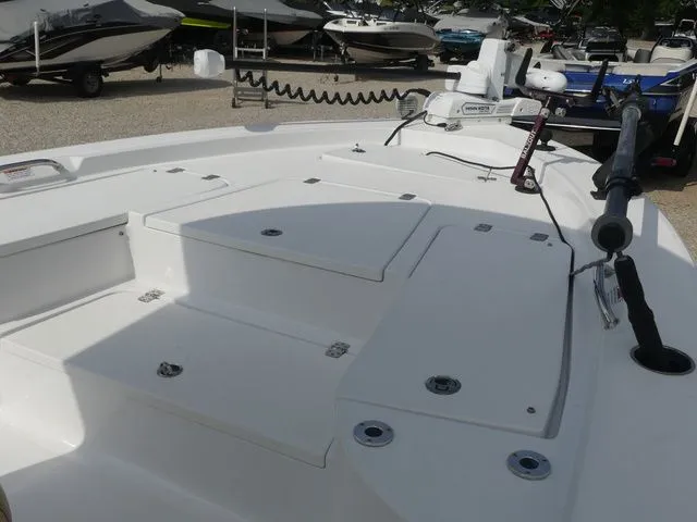 Slide: The Image of Sportsman Masters 227 Bay Boat 2021 - 27