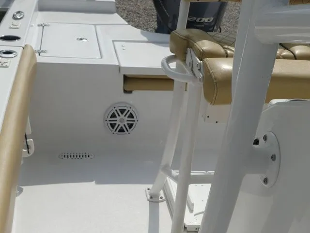 Slide: The Image of Sportsman Masters 227 Bay Boat 2021 - 31