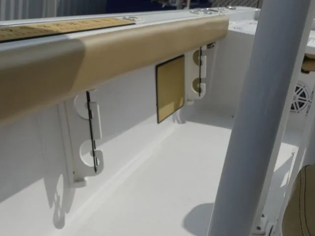 Slide: The Image of Sportsman Masters 227 Bay Boat 2021 - 32