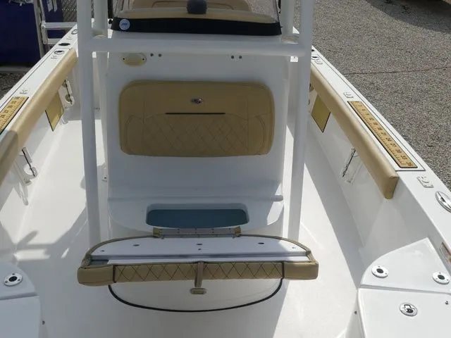 Slide: The Image of Sportsman Masters 227 Bay Boat 2021 - 34