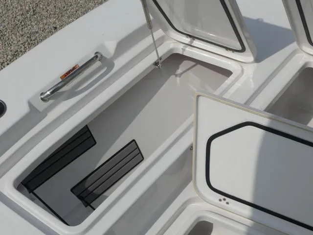 Slide: The Image of Sportsman Masters 227 Bay Boat 2021 - 37
