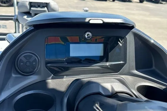 Slide: The Image of Dashboard of Sea-Doo PB SWT FISH 21 300 GN, model year 2026. - 43