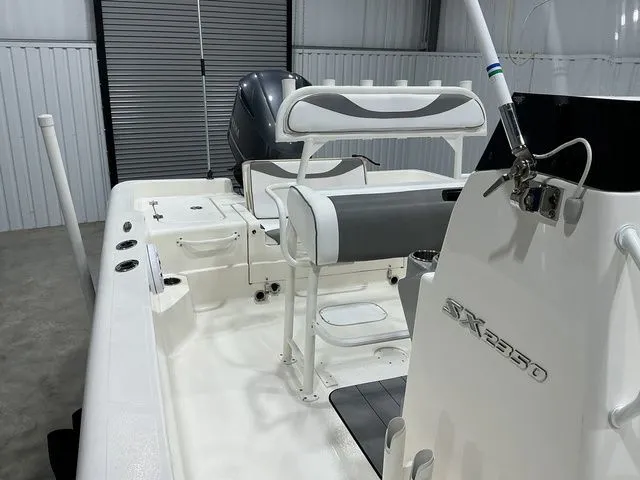 Slide: The Image of Skeeter SX2350 2023 - 12
