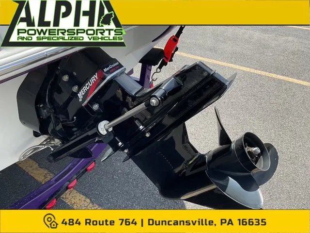 Slide: The Image of Crownline Boats 202 BR 2000 - 3