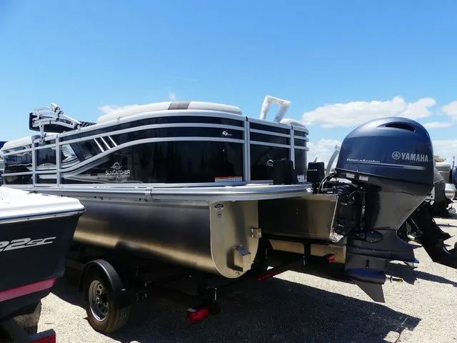 Slide: The Image of 2026 G3 Suncatcher Select 20RC pontoon boat with Yamaha engine. - 4