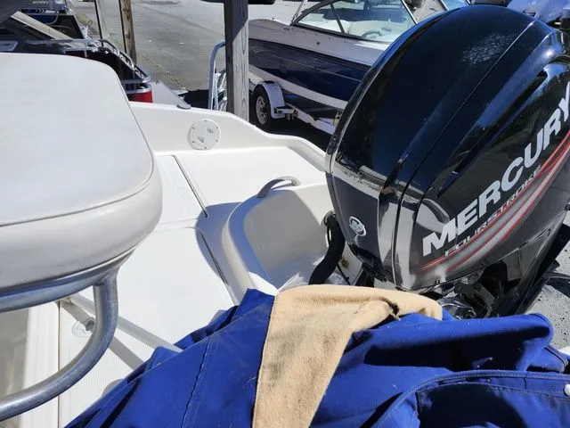 Slide: The Image of Bayliner F16 2018 - 6