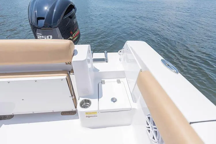 Slide: The Image of Manufacturer Provided Image: 2019 Sportsman Open 232 Center Console boat stern with Yamaha 250 outboard motor. - 31
