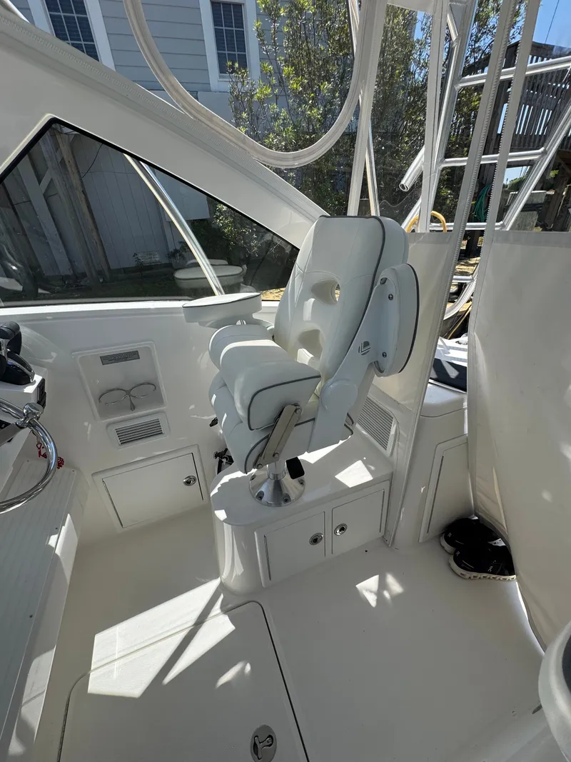 Slide: The Image of Helm Seat - 15