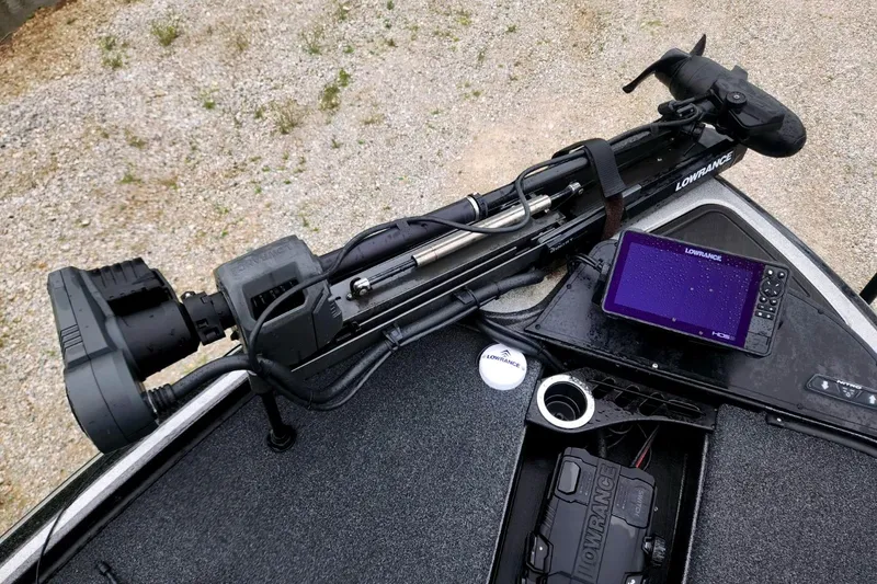 Slide: The Image of Nitro Z19 Pro 2022 with Lowrance fish finder and trolling motor. - 7