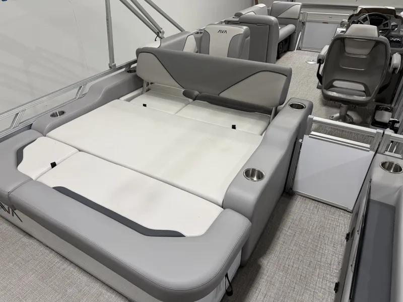Slide: The Image of Interior of Avalon VNT VRB21 boat, 2026 model. - 11