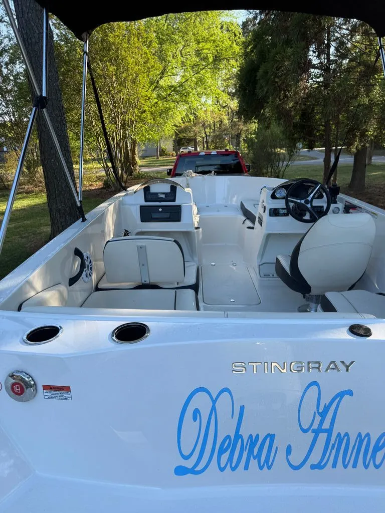 Slide: The Image of Stingray 172 DC 2021 - 6