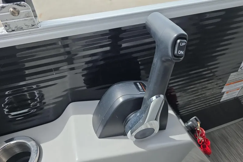 Slide: The Image of Throttle control lever on a 2021 Bennington LX 24 Quad Bench boat. - 8