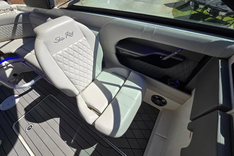 Slide: The Image of Luxurious interior of 2022 Sea Ray SLX 280 boat with quilted seating. - 16
