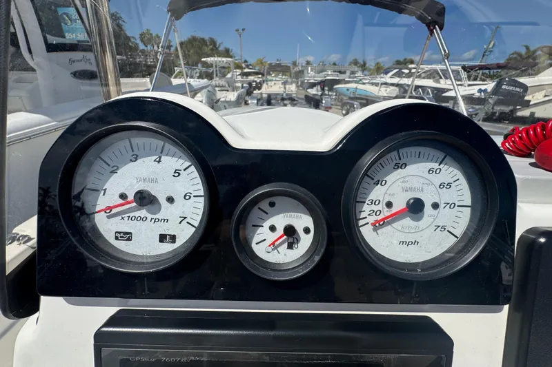 Slide: The Image of Dashboard of 2017 NauticStar 211 Angler boat with Yamaha gauges. - 4