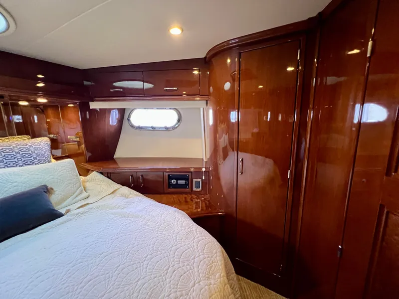Slide: The Image of Luxurious bedroom in Marquis 59 yacht, 2005 model. - 32