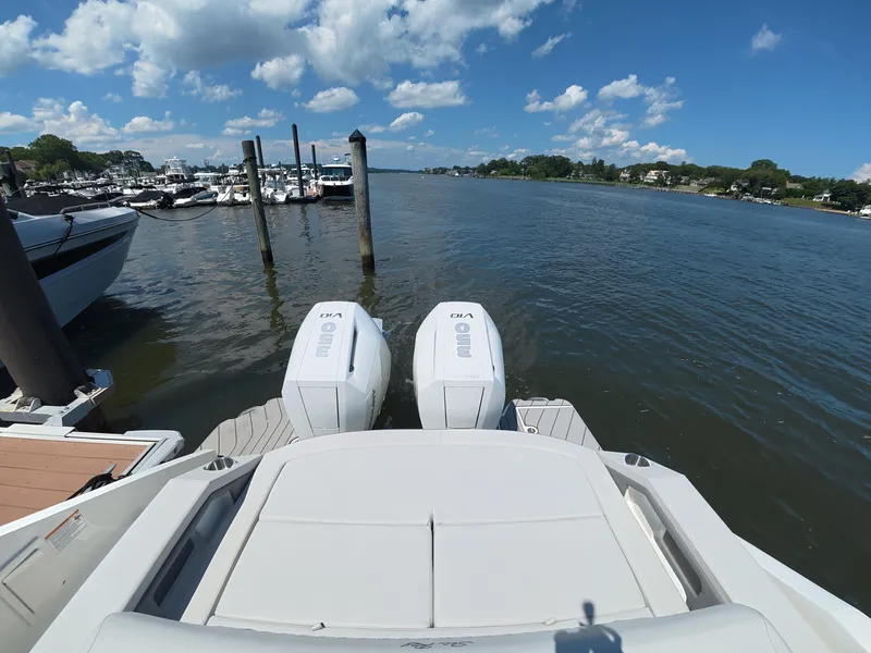 Slide: The Image of Sea Ray SLX 310 Outboard 2027 - 12