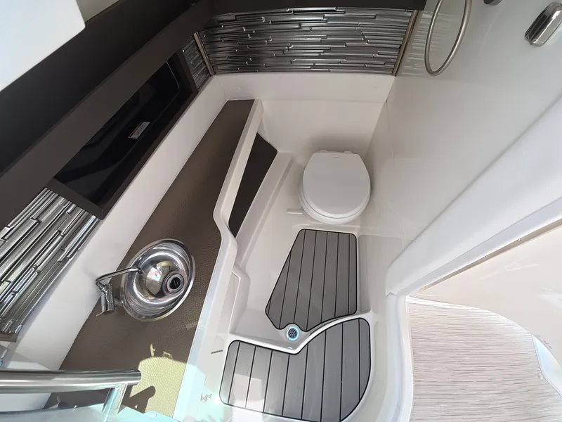 Slide: The Image of Sea Ray SLX 310 Outboard 2027 - 29