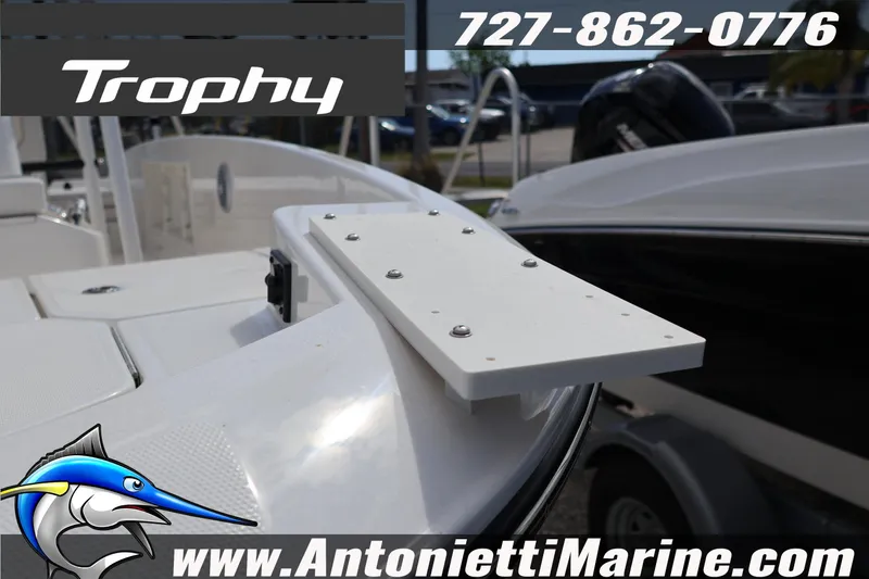 Slide: The Image of 2026 Bayliner Trophy T18 boat displayed at Antonietti Marine dealership. - 7