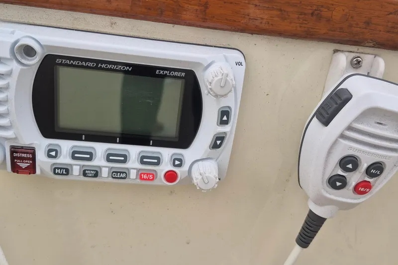 Slide: The Image of Standard Horizon Explorer radio on 1988 Holland Wesmac-Foley Flybridge Cruiser. - 104