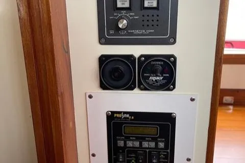 Slide: The Image of Control panel on a 1988 Holland Wesmac-Foley Flybridge Cruiser. - 20