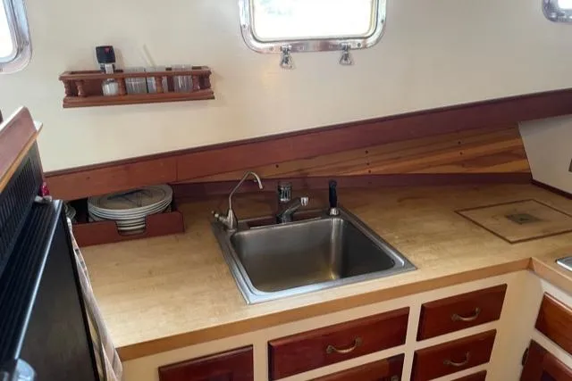 Slide: The Image of Galley area on 1988 Holland Wesmac-Foley Flybridge Cruiser. - 35