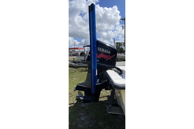 Slide: The Image of 1999 Pathfinder 2200 Tournament Edition boat with Yamaha Vmax outboard motor. - 4