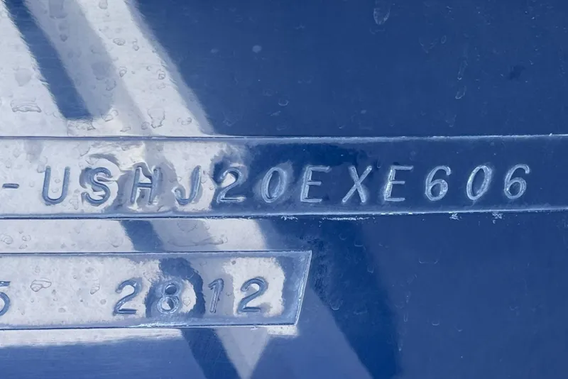 Slide: The Image of Hull identification number on a 2006 Bayliner 195 Bowrider boat. - 29